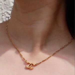 Authentic CHANEL vintage 1982 CC logo pendant necklace gold